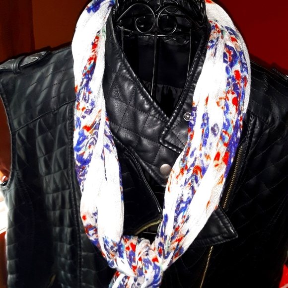 Scarf - Picture 1 of 3